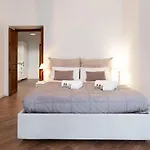 Quattro Canti Charming Flat Palermo