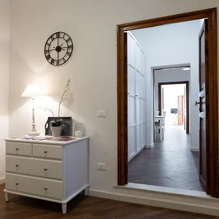 Guesthost - Quattro Canti Charming Flat Apartman