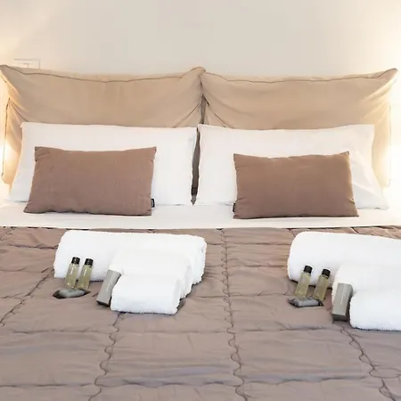 Guesthost - Quattro Canti Charming Flat Apartment *