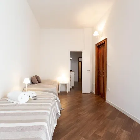 Guesthost - Quattro Canti Charming Flat Apartment *