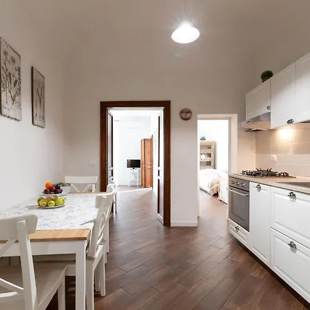Guesthost - Quattro Canti Charming Flat Apartment *