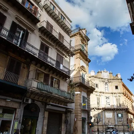 Apartment Guesthost - Quattro Canti Charming Flat