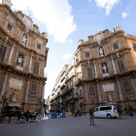 Guesthost - Quattro Canti Charming Flat Apartment Palermo