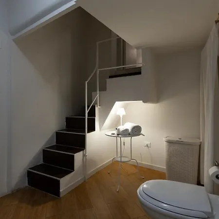 Guesthost - Quattro Canti Charming Flat Apartment
