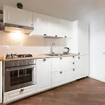 Διαμέρισμα Guesthost - Quattro Canti Charming Flat *