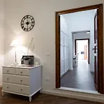 Guesthost - Quattro Canti Charming Flat Διαμέρισμα