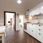 Guesthost - Quattro Canti Charming Flat Διαμέρισμα *